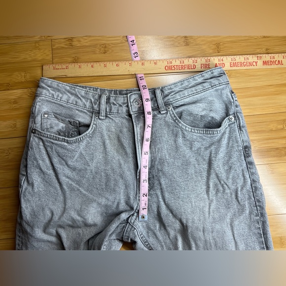 H&M women’s Classic Denim Gray 5-pocket Mid Rise Mom Jeans|Sz:US:6 EU:38 - Picture 8 of 15